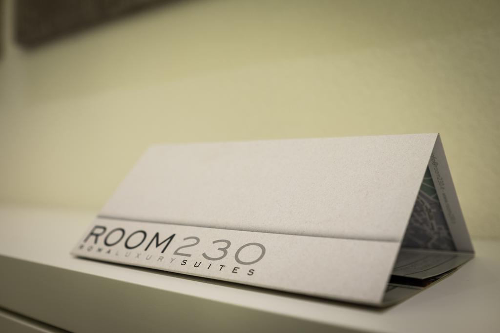 Room 230 Roma Luxury Suites Szoba fotó